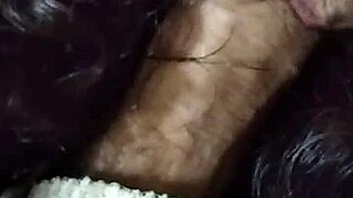 La Divina Starts Closeup Blowjob