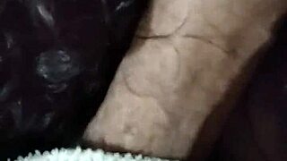 La Divina Starts Closeup Blowjob