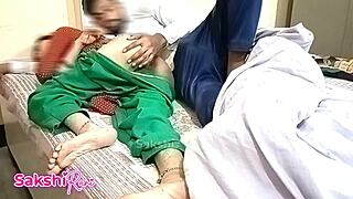 Desi stepson stepmom ke pass leta shalwar khol di phir chut dekhi chod diya