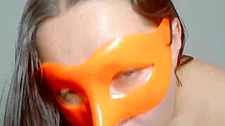 la due�a del bar hace un video especial penetrando su hermosa y enorme concha para su nuevo cliente le encanta la verga de extra�os full on xred sheer 2