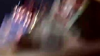 invita a su cuarto a ex compañero del colegio durante vacaciones