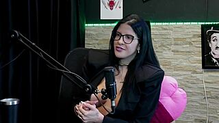 Morena demonstrates blowjob after faking orgasm and triple kiss