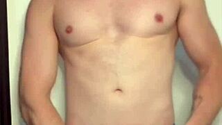 This is the exclusive handjob video I make for my subscribers!