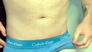 This is the exclusive handjob video I make for my subscribers!