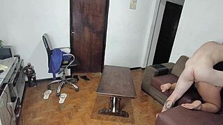 Meu colega estava jogando video e mostrei pra ele que sexo é melhor