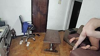 Meu colega estava jogando video e mostrei pra ele que sexo é melhor