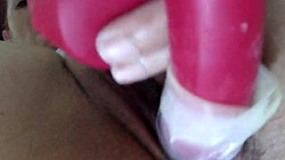 amysexxxjuguetona arrives so horny, grabs the vibrator and uses it