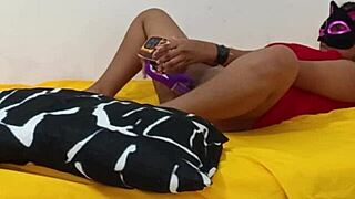 Girlfriend Sends Video Masturbating Her Vagina for American Boyfriend