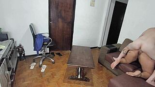 Meu colega estava jogando video e mostrei pra ele que sexo é melhor