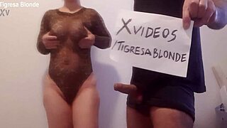 V�deo de verifica��o with big tits wife and monster cock