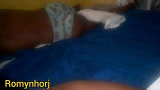 Levando uma pirocada de um amigo de madrugada chuvosa no rio de janeiro gozada dentro da mulata video completo no red