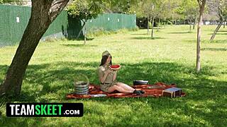 ثنائي زي عسكري في مقابلة كاستينغ