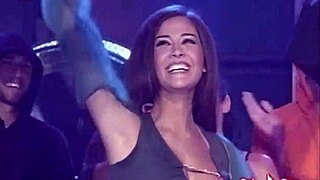 Giorgia palmas performs a sexy dance on cdlive