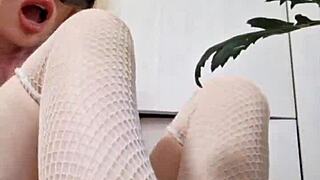 Sniff my panties and worship my fetish feet, mistress elza koms orders