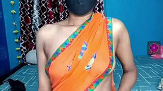 Beautiful Indian Girl Engages In Live Sex Video Show Online