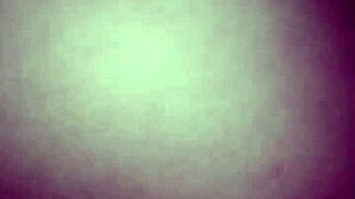 lencería roja llena de leche