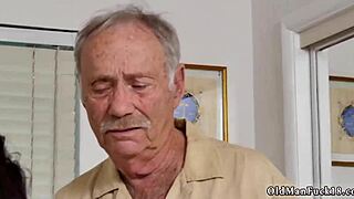 Skinny Brunette Amateur HD Instructs Teen On Squirting Techniques