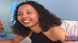 Video Virgin Jazmine Bares Natural Figure