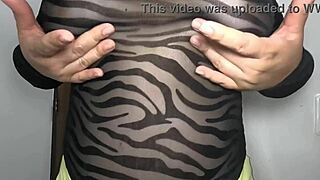 Colombian milf prepares