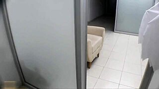 Follando Con La Cachonda De La Inmobiliaria - Porno En Español