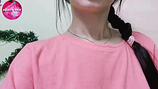 babe fingers pussy in panties solo