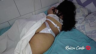 esposa do amigo foi surpreendida com penis na boca