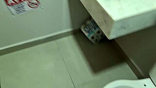 Vazou vídeo da enfermeira fodendo dentro do banheiro do hospital