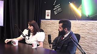 lady snow and lord kenobi share intimate swing moment with tifany rocha