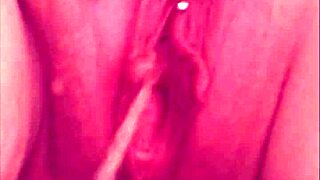 Worship Sexy Goddess Pissing From Hot Pussy