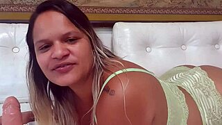 Want to see Paty's big ass in custom video for singer Xandy?