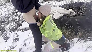 My horny girlfriend get's deep fuck'd in public!