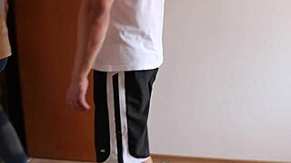 Minha Esposa Dando Uma Ajudinha No Comprador Para Vender Mais Rápido Minha Casa