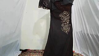 Hot Arabic Slut Dances Erotically, Shaking Boobs and Ass!