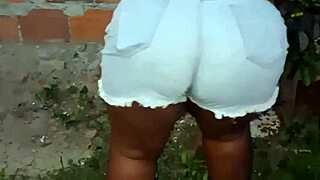 Beautiful neighbor with big ass cleans the yard