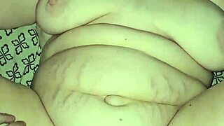 Quick orgasm in passionate sex with milf ass