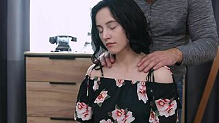 Veronica Rich Squirts With Skilled Sam Frost