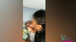 Getting a blowjob while eating a midget on all fours 😏