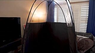 Spray tan session with Jasper Nyx