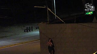 Casal � flagrado pela c�mera de seguran�a da praia v�deo completo no xvideos red