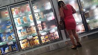 Candid Ass Sundress: Raw Hidden Camera Shot of Big Tits and Ass