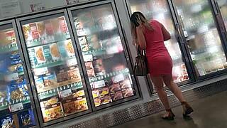 Candid Ass Sundress: Raw Hidden Camera Shot of Big Tits and Ass