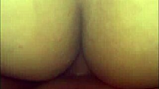 mi media prima me lo chupa y me le vengo encima