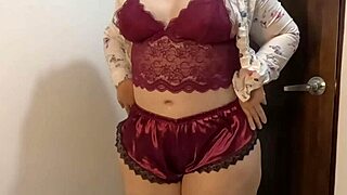 bbw soraya strips naked in front of friend's camera, curvy colombian homemade real