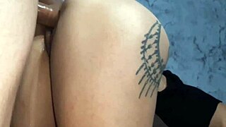 Chupa Y Traga Semen Hermanastra Tatuada Al Ser Follada Al Estilo Perrito - Porno En Español