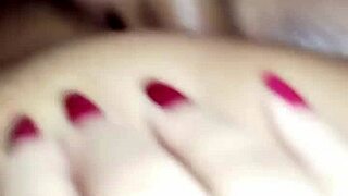 Casal faz sexo apaixonado no banheiro com leitada na boca 😘