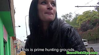 Publicsex Euro Slut Flashes For Cash