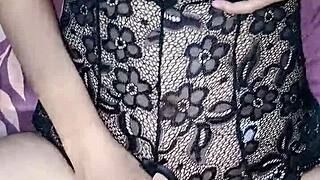 Gadis berhijab sange berat memeknya dimasukin vibrator dan kontol secara bersamaan