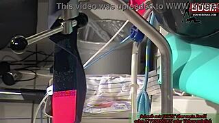 Deutsche domina dominiert eine frau und einen mann