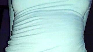 Ella iba a la clase de gimnasia pero termin� siendo follada con un co�o cremoso