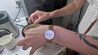 i forgot milk for her coffee again so i gave her a double creampie